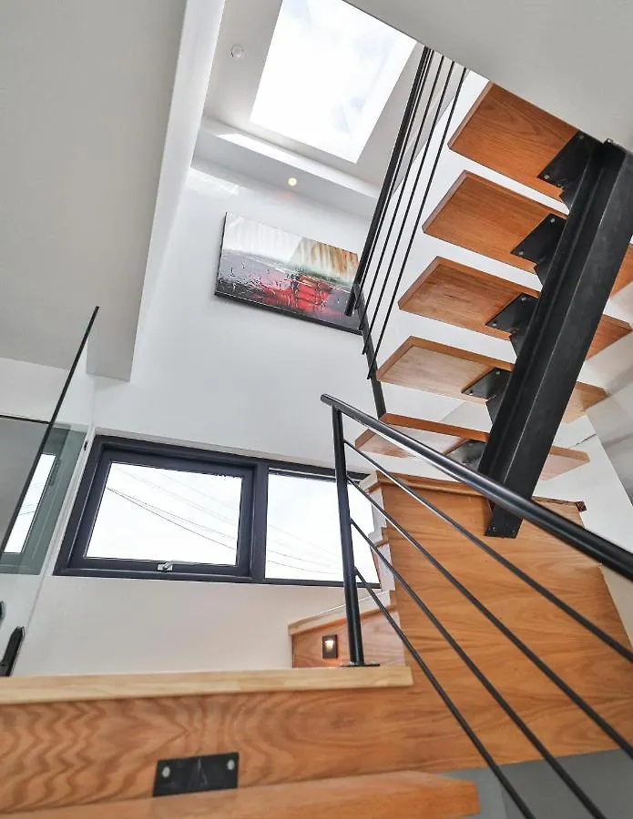 New Modern 1400 Sq Ft Coach House Near Everything Toronto 0*,