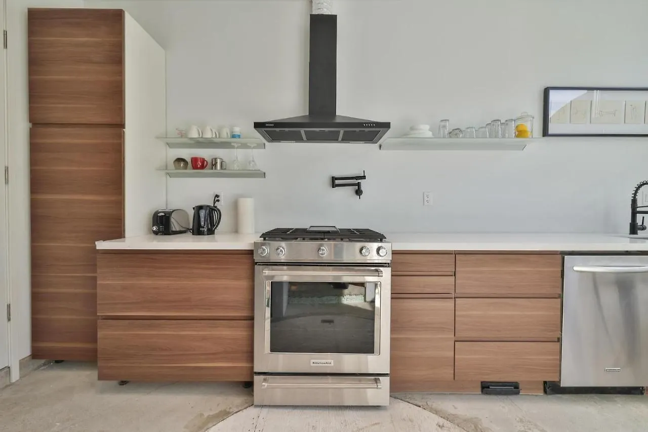 New Modern 1400 Sq Ft Coach House Near Everything Toronto 0*,  Canada