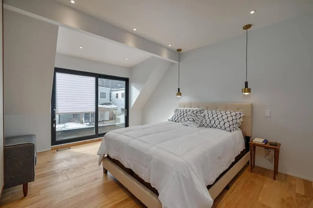 New Modern 1400 Sq Ft Coach House Near Everything Toronto
