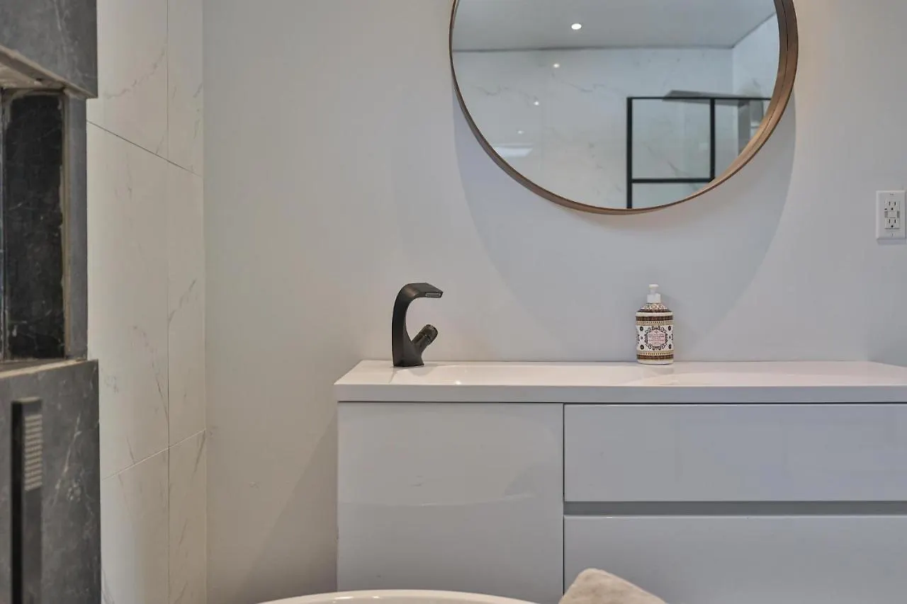 New Modern 1400 Sq Ft Coach House Near Everything Toronto Canada