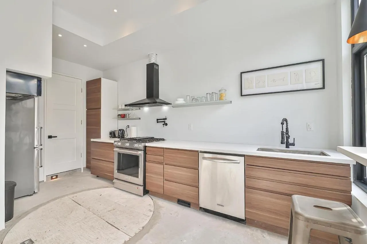 New Modern 1400 Sq Ft Coach House Near Everything Toronto 0*,