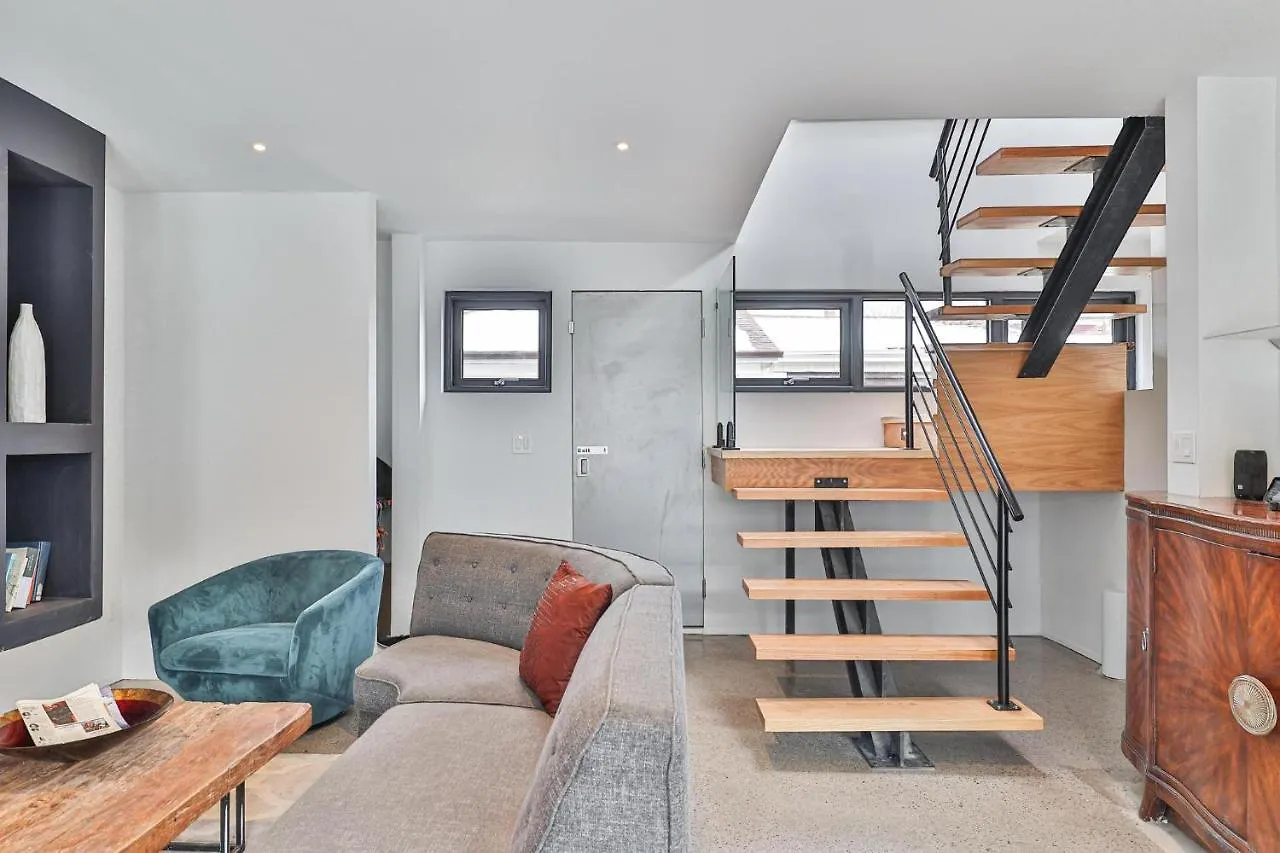 New Modern 1400 Sq Ft Coach House Near Everything Toronto 0*,  Canada